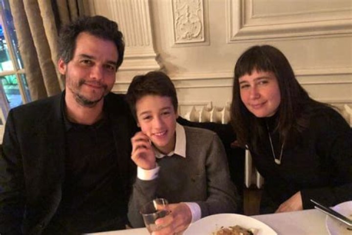 "Wagner Moura Children Meet Bem"